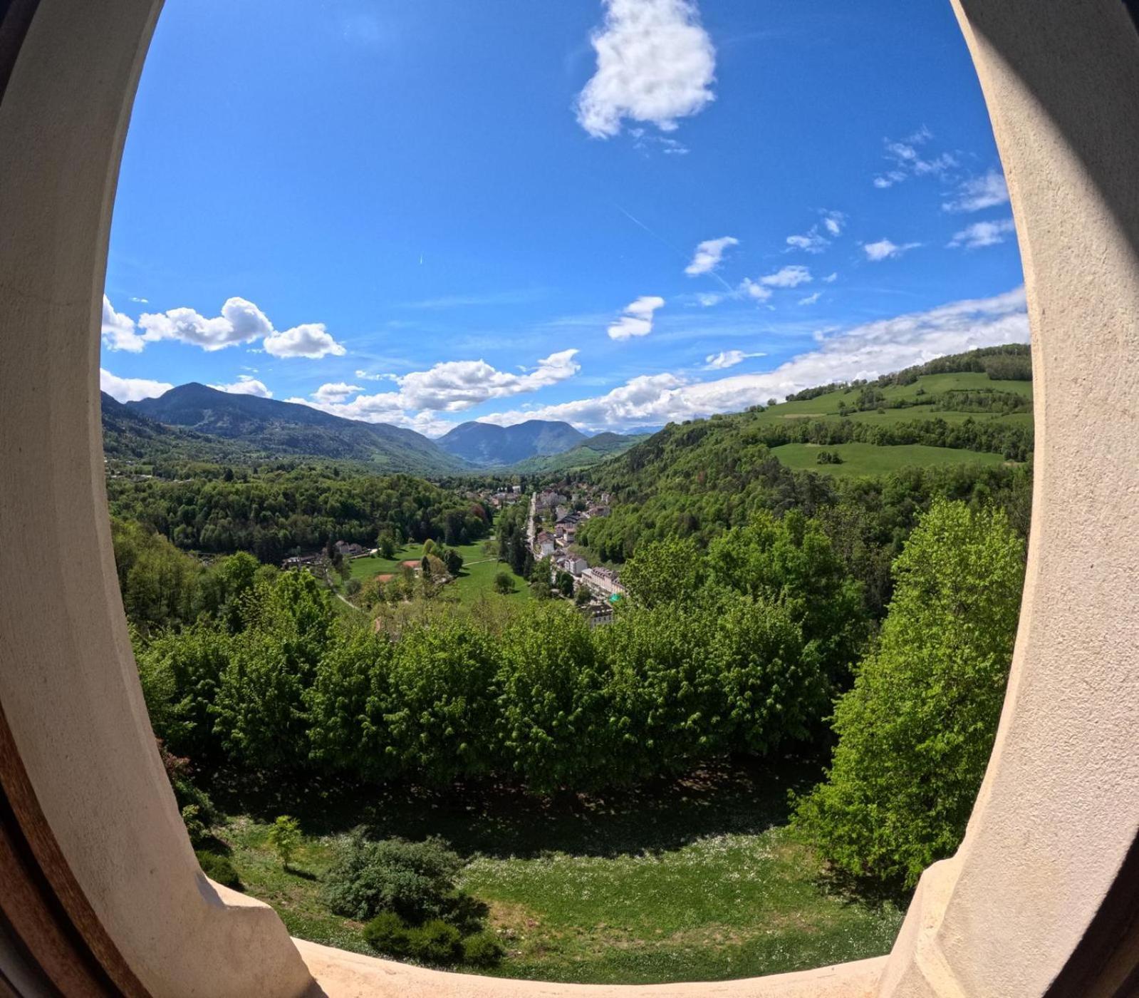 Le Belvedere De La Grand Croix Dans Le Chateau D'Uriage Saint-Martin-d'Uriage ภายนอก รูปภาพ